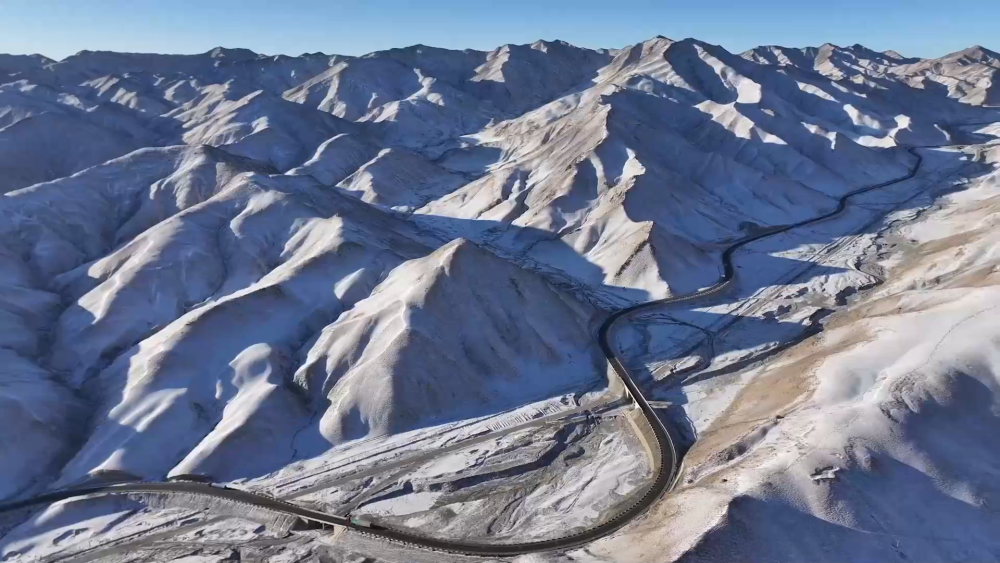 甘肅阿克塞：雪后當(dāng)金山